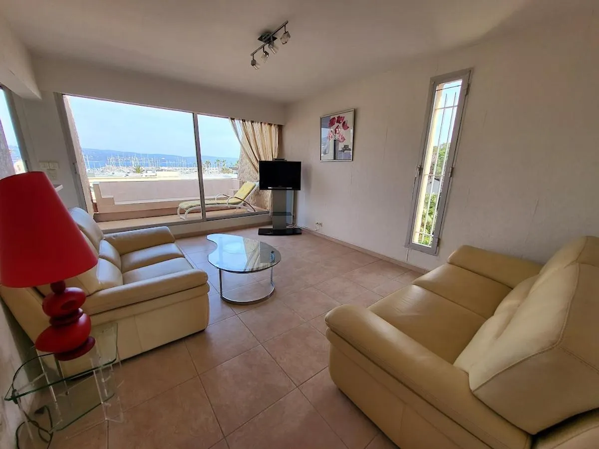 Superbe Appartement T3 Vue Mer En Centre Ville A 5 Minutes A Pied De La Place Cavalaire-sur-Mer Frankrijk