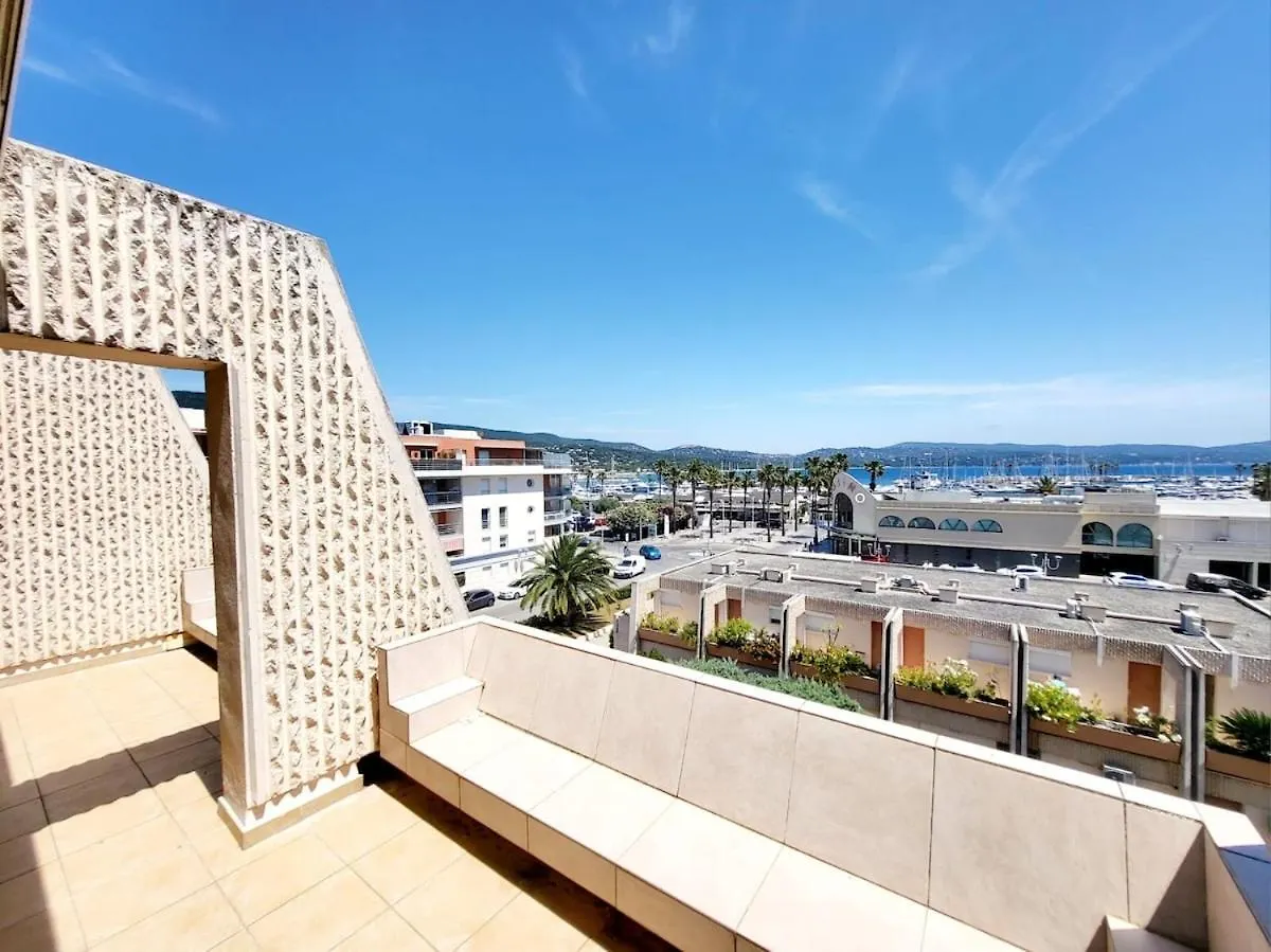 Apartment Superbe Appartement T3 Vue Mer En Centre Ville A 5 Minutes A Pied De La Place Cavalaire-sur-Mer