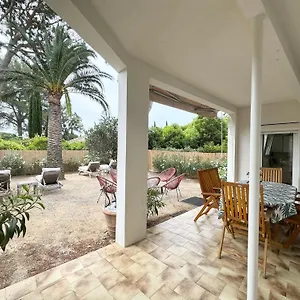 Appartement Sur Terrasse Et Jardin Privatif 400m De La Et Des Commerces, Cavalaire-sur-Mer